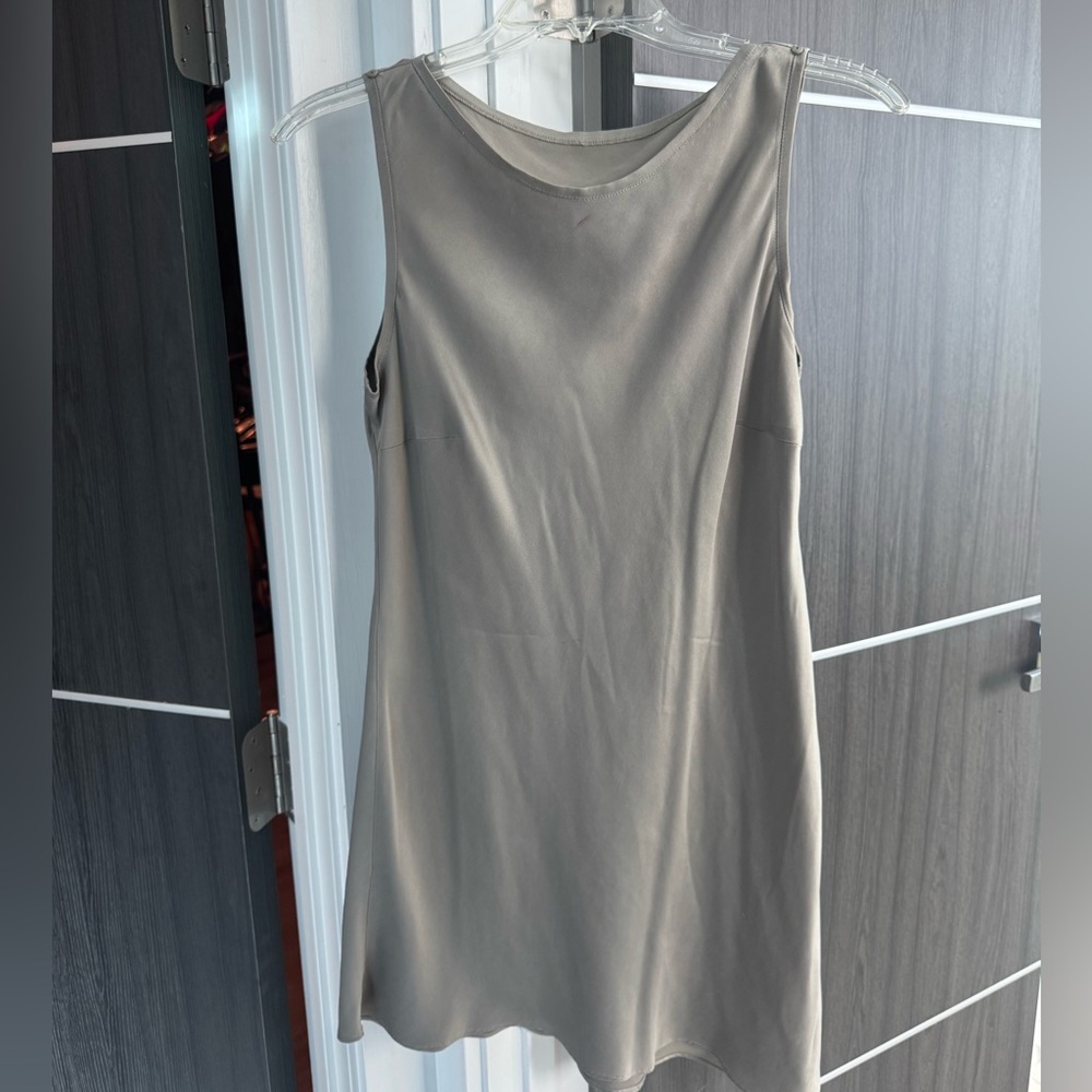 Elegant Sleeveless Silk Shell Dress in Gray
